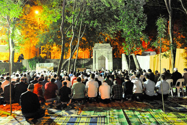 Tarihi namazgâh teravih için açıldı