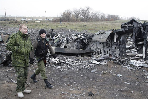 Uçak enkazında Rus yapımı füze parçası bulundu