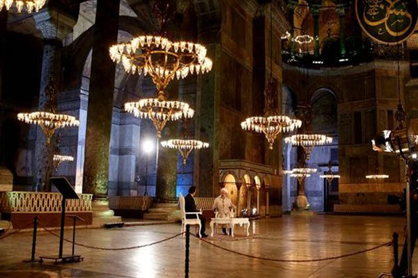 Ayasofya'da sahur Yunanistan'ı rahatsız etti