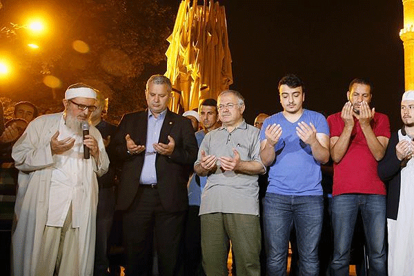 Fatih Camii'nde Muhammed Ali için gıyabi cenaze namazı
