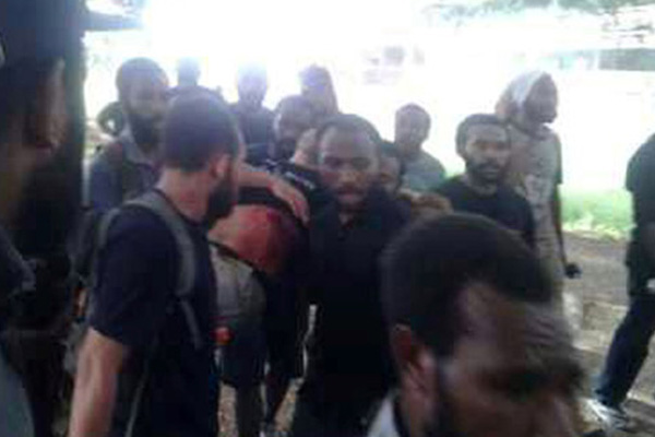 Polis gösteri yapan öğrencilere ateş açtı: En az 4 ölü