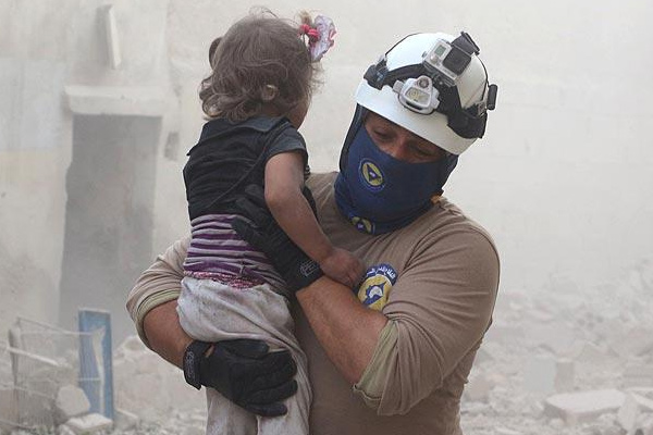 Rejim Halep'te hastane ve pazar yerini vurdu: 15 ölü, 20 yaralı