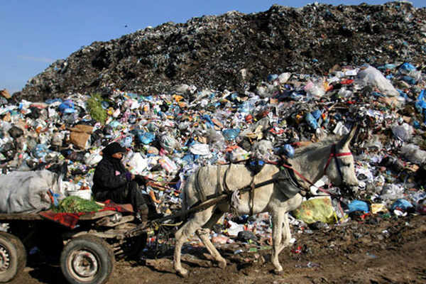 İsrail'in tehlikeli atıkları Filistin'e akıyor