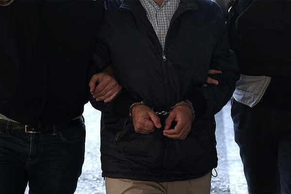 'FETÖ' operasyonunda 2 tutuklama