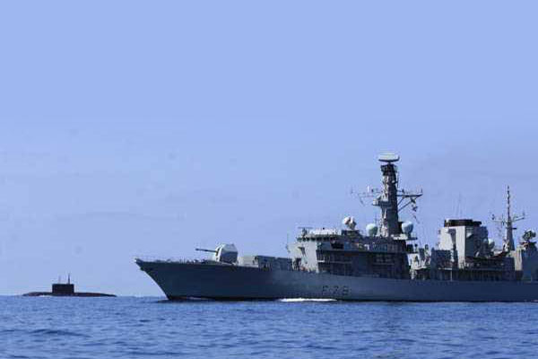 Ruslar, taarruz denizaltısı ile İngiltere açıklarında