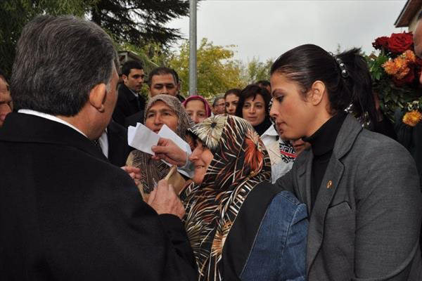 Gül’den eski koruması için başsağlığı mesajı