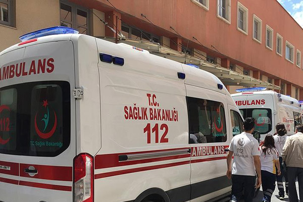 Midyat'taki  saldırıda yaralanan polis şehit oldu