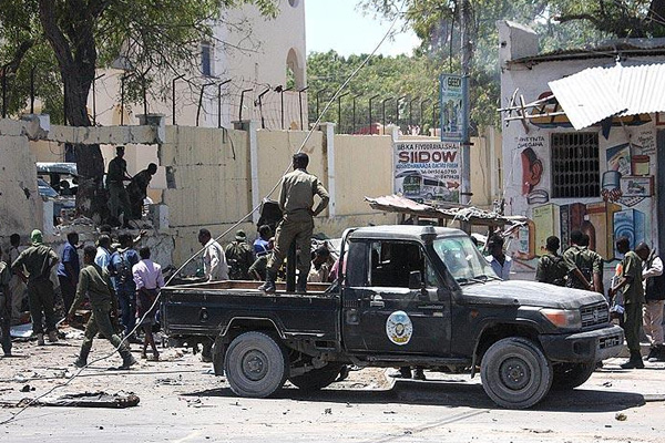 Somali'de askeri karargaha saldırı: 43 ölü