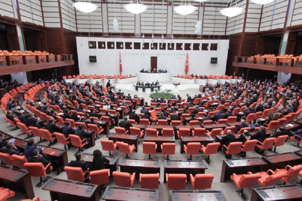 CHP'liler toplantıyı terk etti!