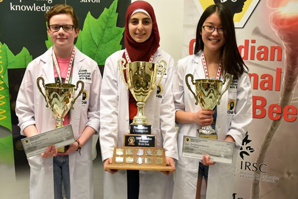 Müslüman kız Kanada’nın ‘en iyi beyni’ seçildi