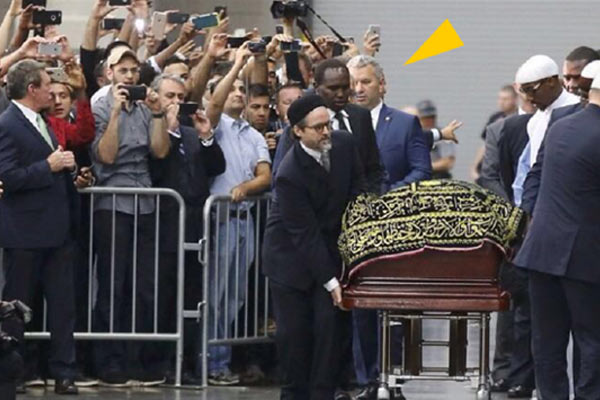 Muhammed Ali'nin tabutunu taşıyan tek Türk