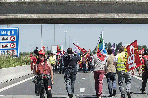 Fransa'daki protestolar ülke dışına taştı