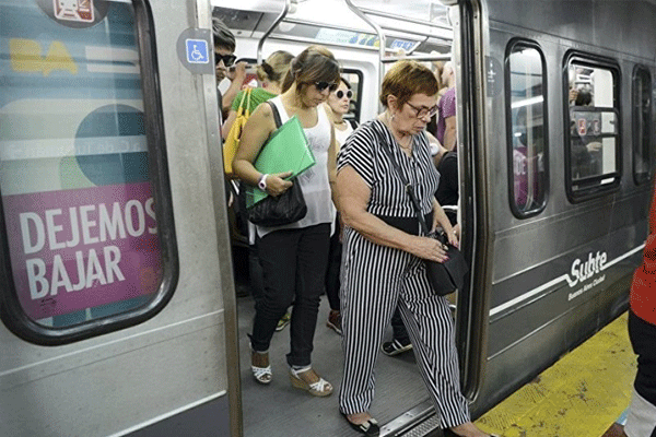 Arjantin'de pembe vagon' tartışması