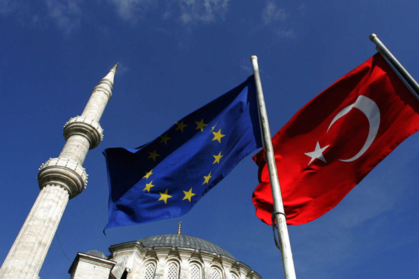 Financial Times: Türklere karşı çirkin kötüleme kampanyası