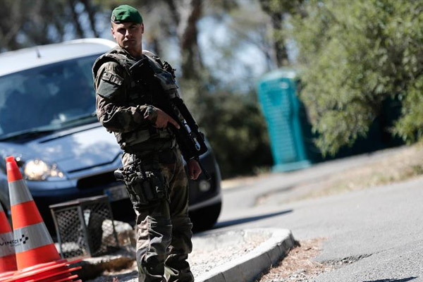 EURO 2016'ya kavgalı başlangıç