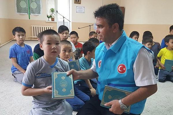 Diyanet'ten Kazakistan’a 4 bin Kur'an-ı Kerim