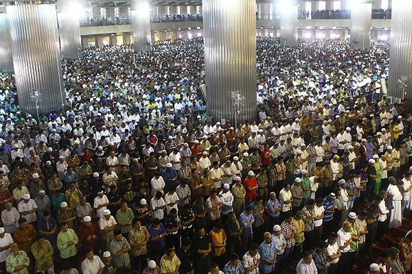 Endonezya'da Ramazan ayının ilk cuma namazı