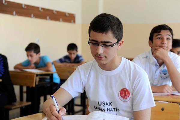 TEOG birincisi imam hatiplilerin gururu oldu