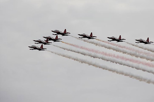 Türk Yıldızları’na Hollanda’da büyük ilgi