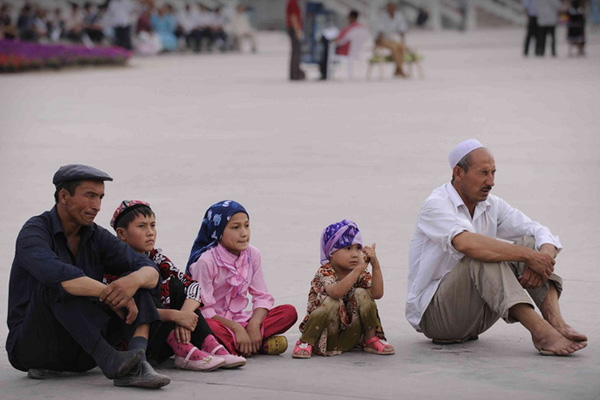 Çin, Doğu Türkistanlılardan oruç tutmayacaklarına dair imza istedi!