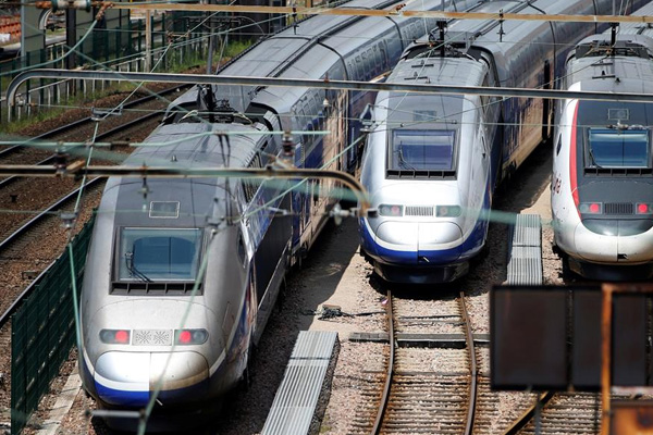 Greve giden makinistler zorla getirtilecek