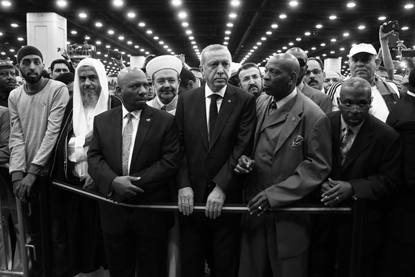 Muhammed Ali'nin dostu Erdoğan'ın ekibinden özür diledi
