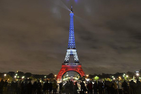 Eyfel Kulesi bugün Türk bayrağına bürünebilir