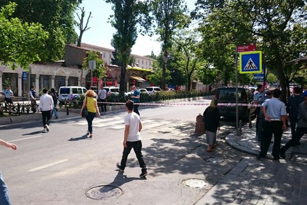 Vezneciler'de şüpheli paket alarmı