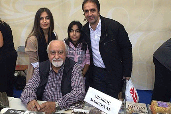 Hakim, Ermeni yazarla fotoğraf çektirdi, soruşturma açıldı