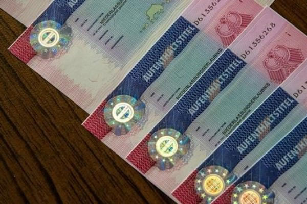 Almanya'dan 'oturma izni' tehdidi