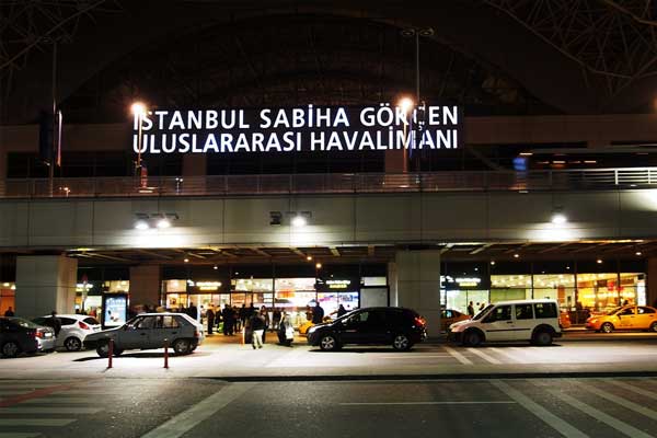 Sabiha Gökçen'de şüpheli valiz alarmı