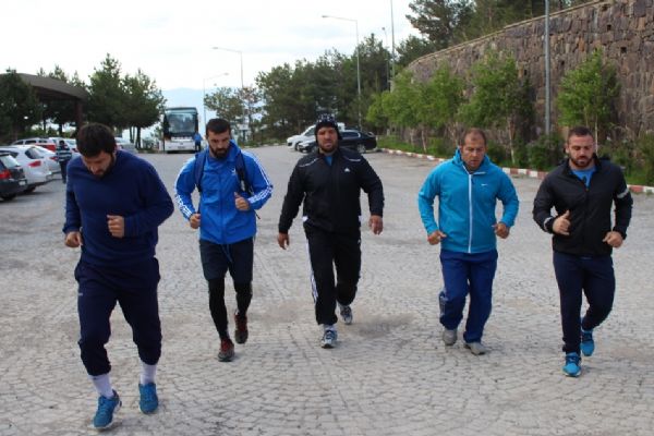 Kırkpınar Başpehlivanları Erzurum'da kampa girdi