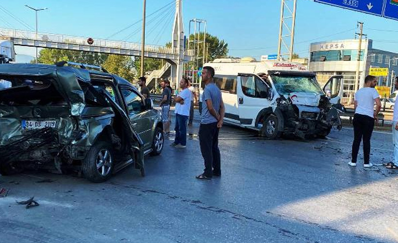 Sakarya'da feci kaza: 1 ölü,2 yaralı