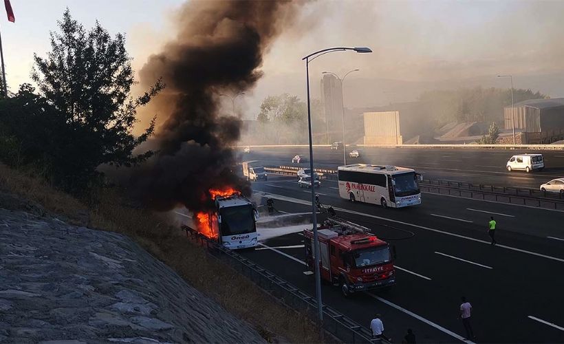 Kocaeli'de seyir halindeki yolcu otobüsü alev aldı