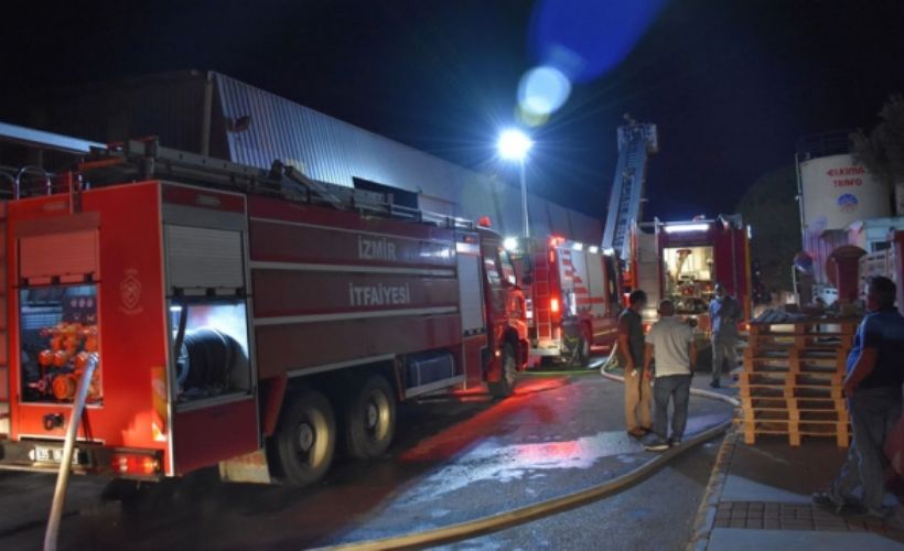 İzmir’de otomotiv fabrikasında yangın çıktı