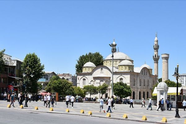 Malatya'da Kovid-19 tedbirleri kapsamında mesai saatlerinde düzenlemeye gidildi