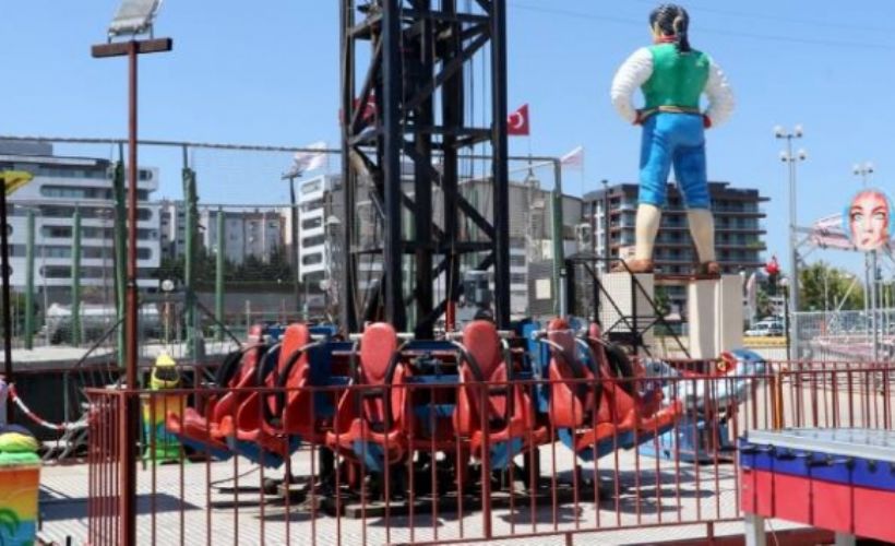 İzmir'de lunapark faciası! asansörün halatı koptu 2 metre yükseklikten düştü
