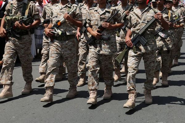 Yemen ordusu, BAE destekli isyancı askerlere karşı operasyon başlattı