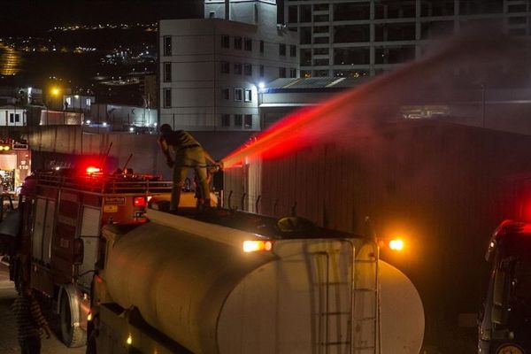Başkentte kargo deposunda çıkan yangın hasara yol açtı