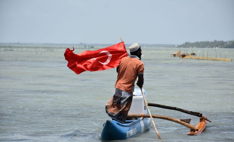 Sadakataşı’ndan Sri Lanka’da balıkçı teknesi dağıtımı