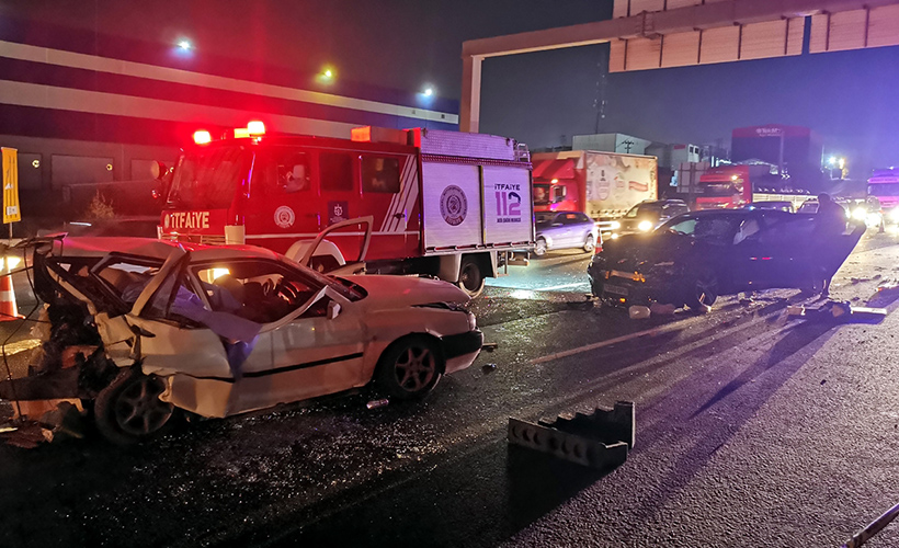 Kocaeli'nde zincirleme trafik kazası: 3 ölü, 4 yaralı