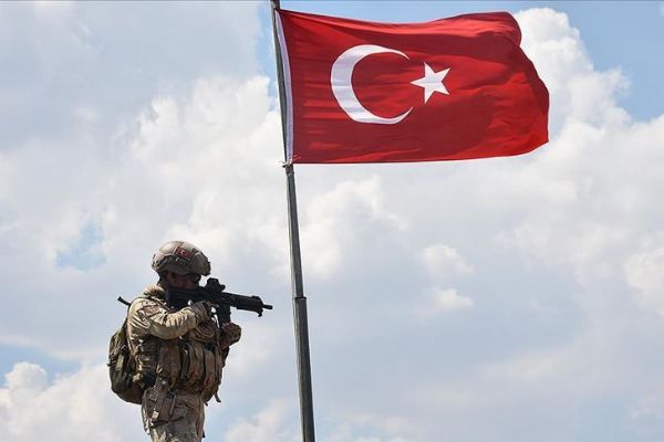 Biri İnterpol tarafından kırmızı bültenle aranan 2 terörist ikna yoluyla teslim oldu