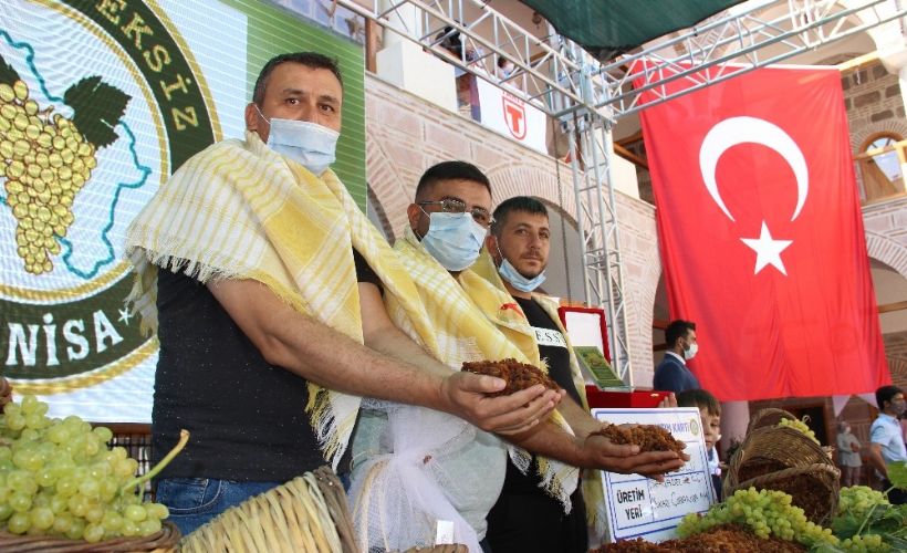 Bakanın açıkladığı kuru üzüm fiyatı üreticiyi sevindirdi