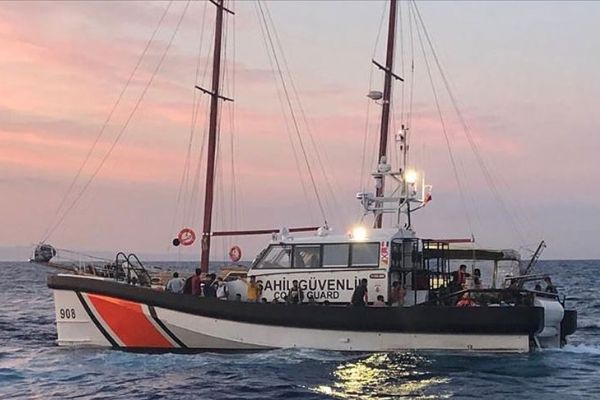 Çanakkale 145 düzensiz göçmen kurtarıldı