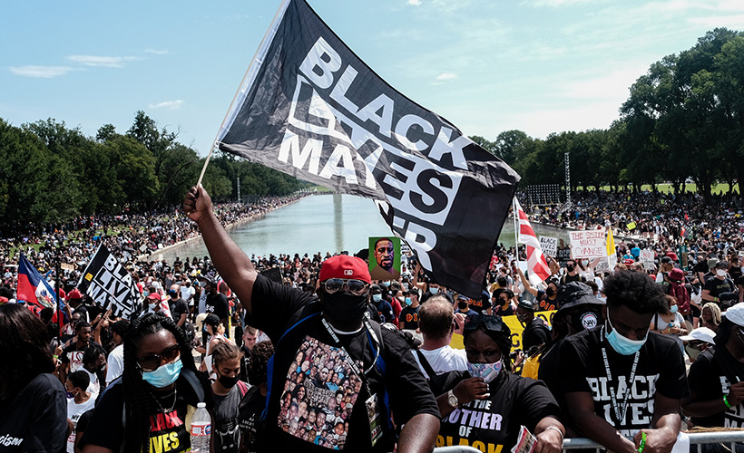On binlerce ABD'li, ırkçılık ve polis şiddetine karşı yürüdü