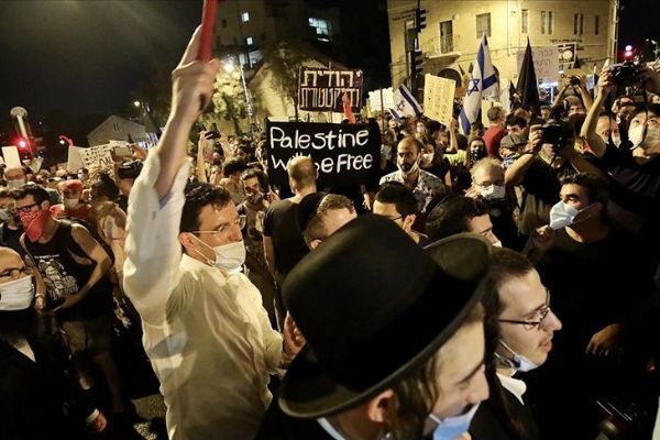 İsrail'deki Netanyahu karşıtı gösteriye binlerce kişi katıldı