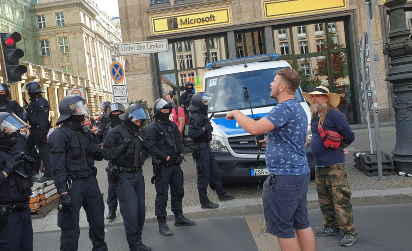 İsmet Mısırlıoğlu Timeturk için yazdı: Almanya'da olaylı korona mitingi