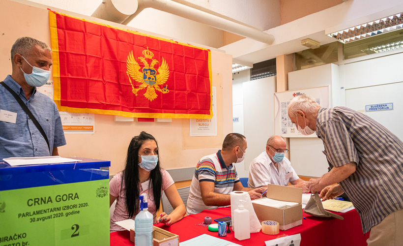 Karadağ halkı milletvekillerini belirlemek için sandık başında