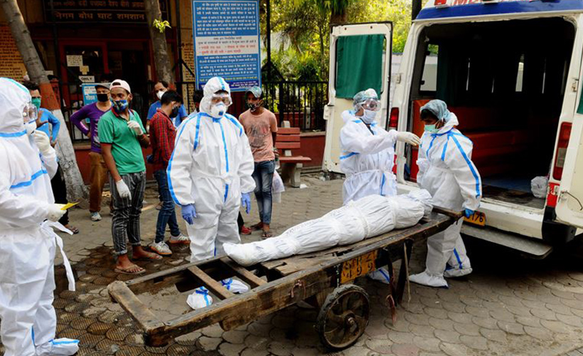 Korona Asya ülkesini esir aldı