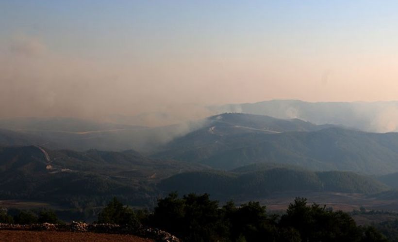 Hatay-Suriye sınırından dumanlar yükseldi